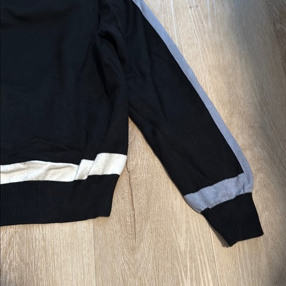 Sweater - Picture 2 of 3